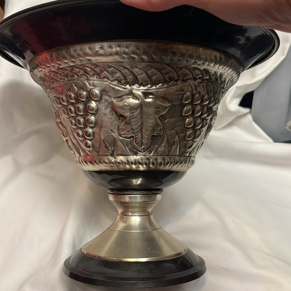 Reproduction/ Victorian retro Large Decorative chalice /fruit bowl - Picture 5 of 9